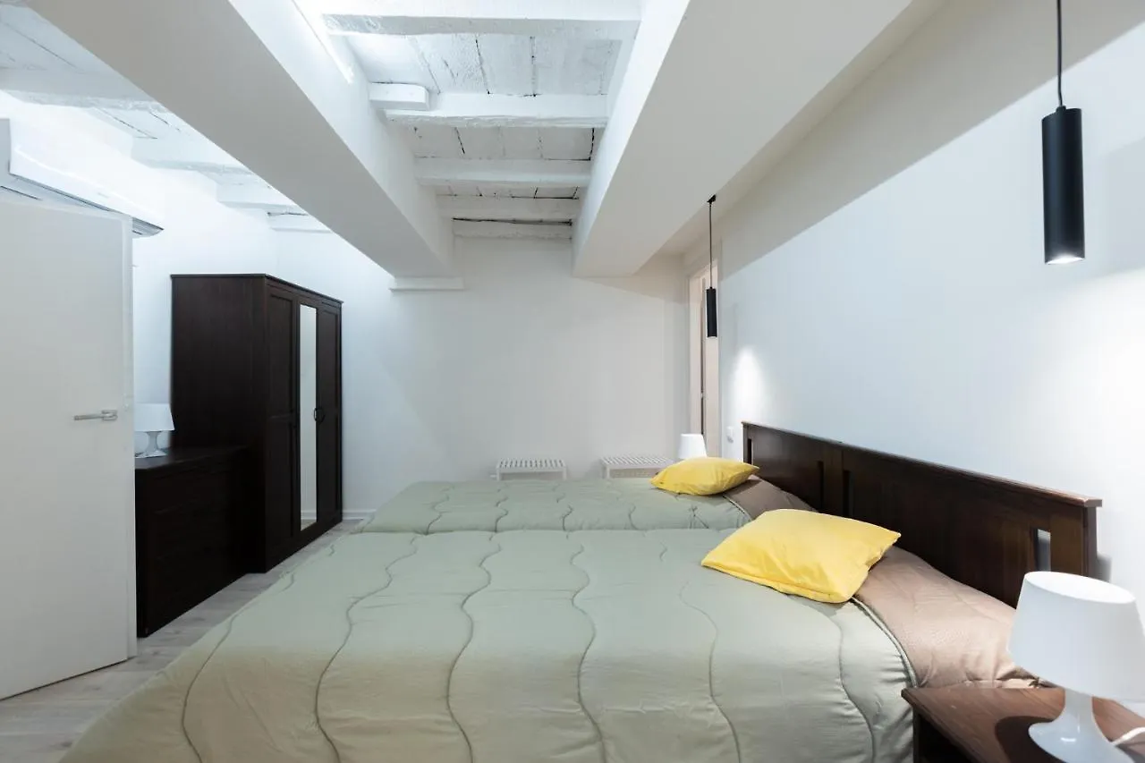 Apartment Street San Felice 6 Center Studios Bologna Italy