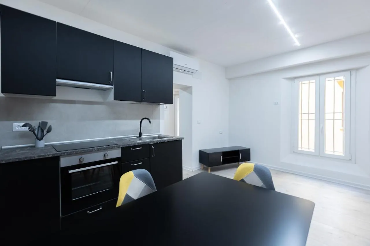 Street San Felice 6 Center Studios Bologna Apartment
