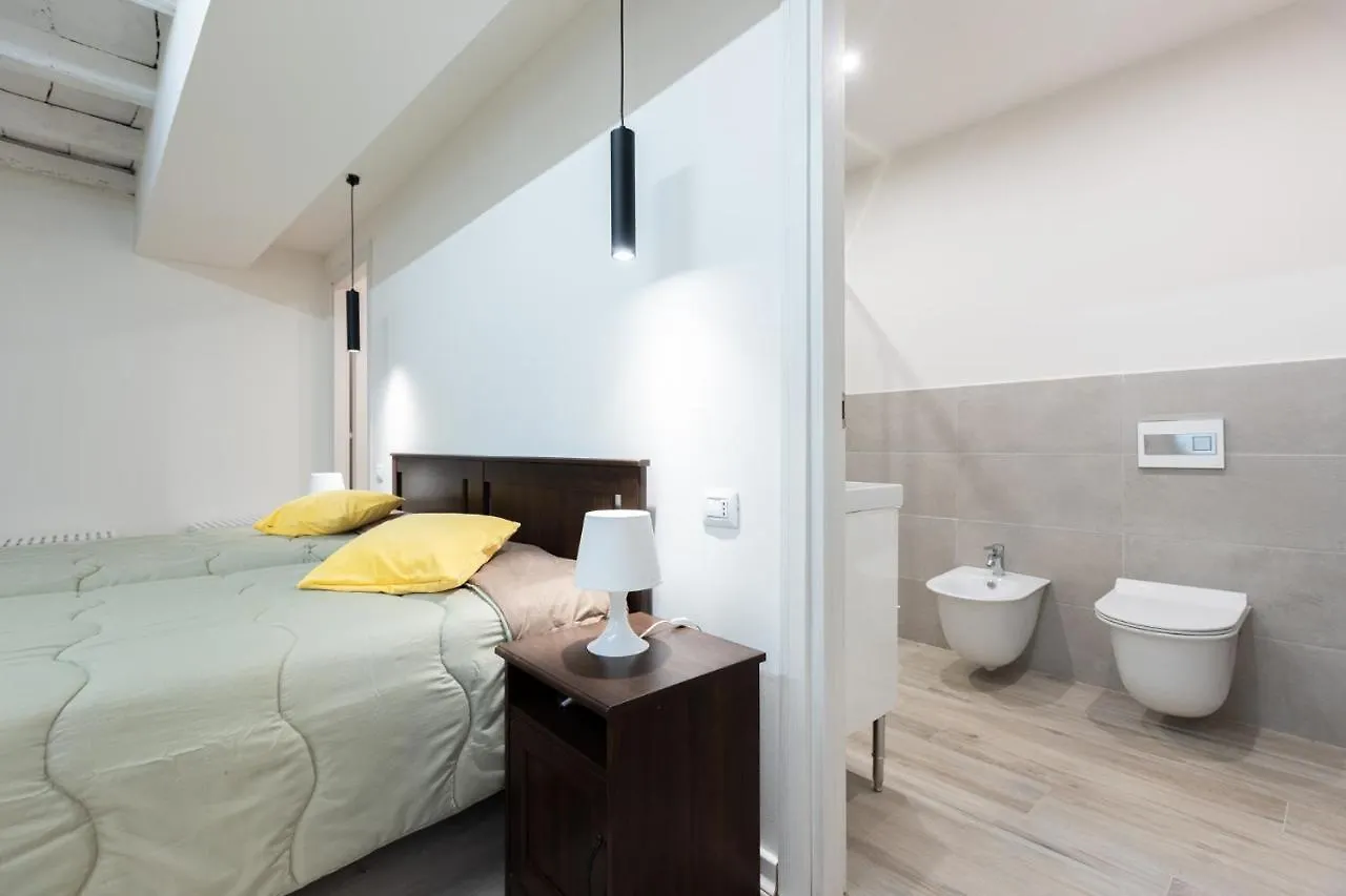 Apartment Street San Felice 6 Center Studios Bologna Italy