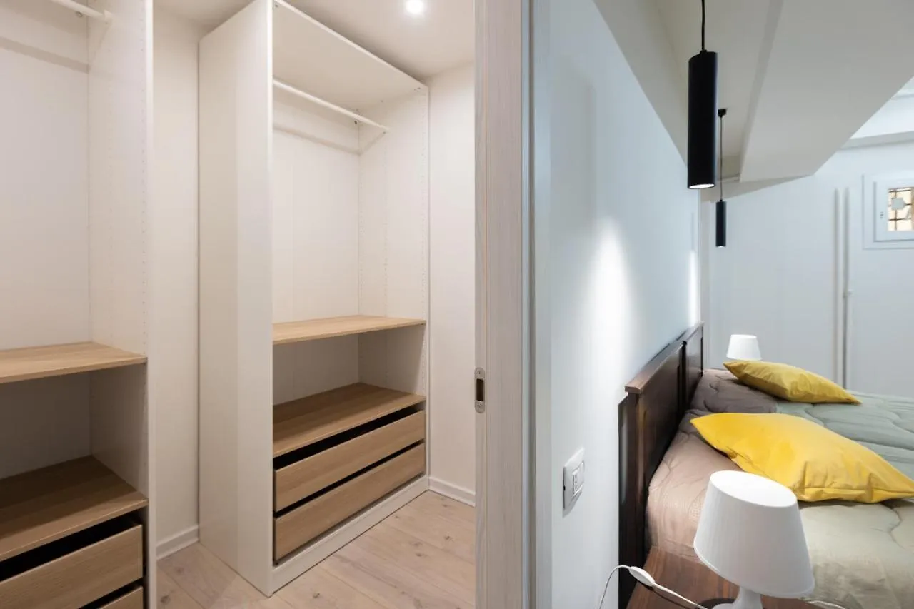Street San Felice 6 Center Studios Bologna Apartment
