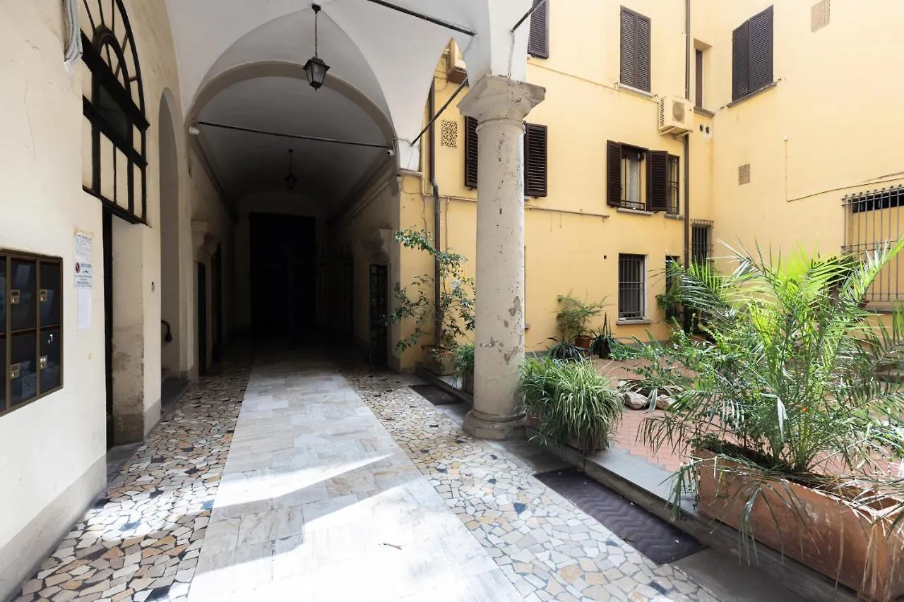 Street San Felice 6 Center Studios Bologna 0*,  Italy